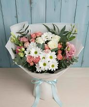 Букет цветов из:  Розы, Лизиантусы и Хризантемы в Изоплите