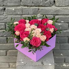 Цветочная композиция из Розы в коробке #REPLACE_PRED# Изоплите