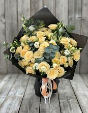 Букет цветов из:  Розы и Лизиантусы в Изоплите