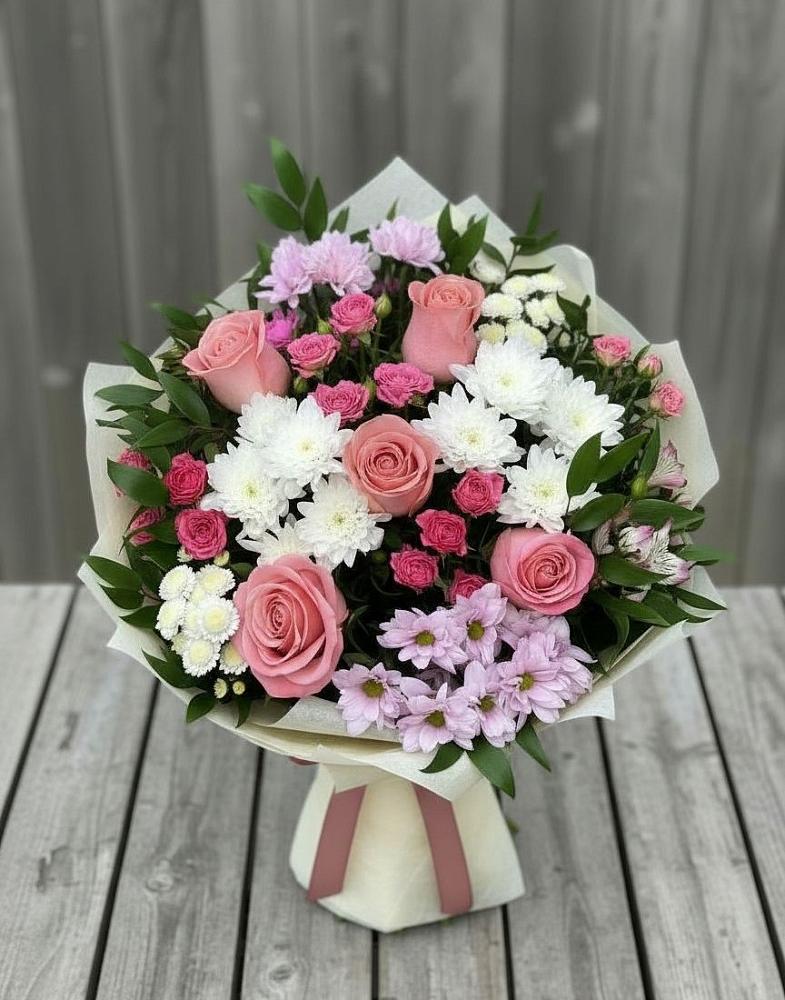 Букет цветов из: Альстромерии, Гвоздики, Розы и Хризантемы в Изоплите