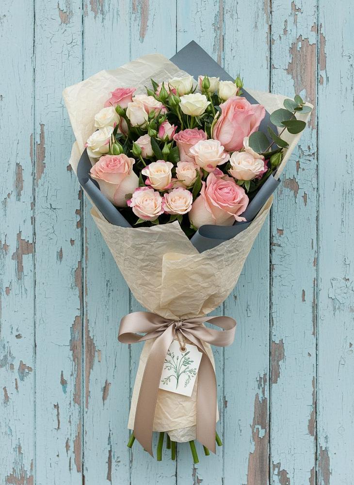 Букет цветов из: Розы в Изоплите