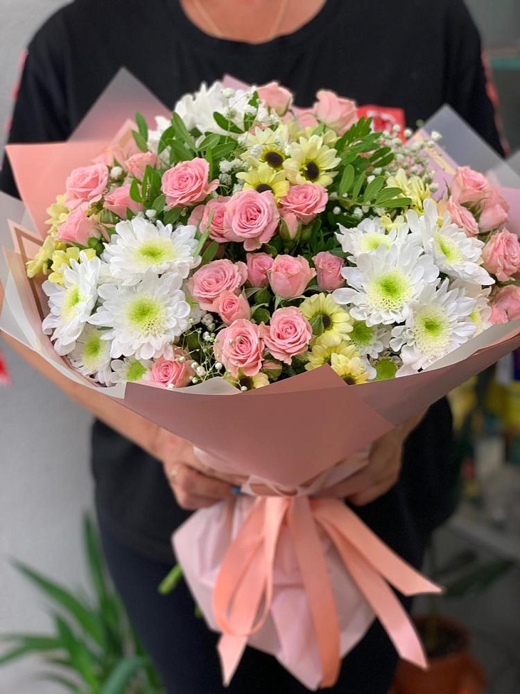 Букет цветов из: Розы и Хризантемы в Изоплите