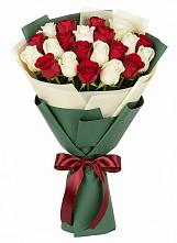 Букет Микс из красных и белых роз #REPLACE_PRED# Изоплите