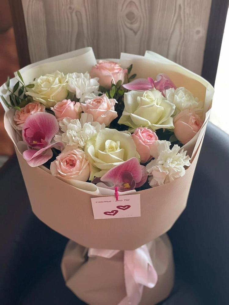 Букет цветов из: Орхидеи, Розы и Гвоздики в Изоплите