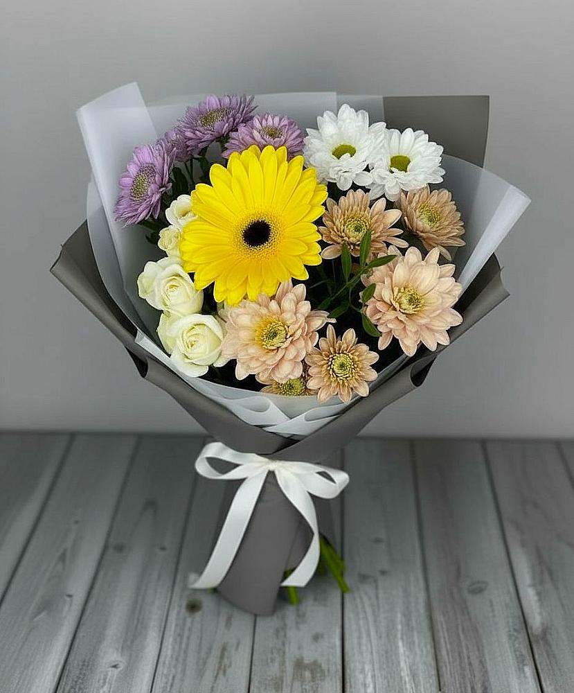Букет цветов из: Розы, Герберы и Хризантемы в Изоплите