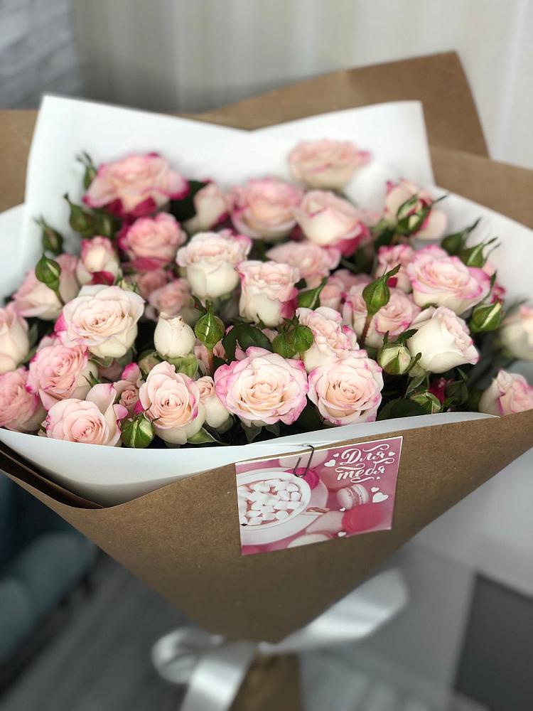 Букет цветов из: Розы в Изоплите