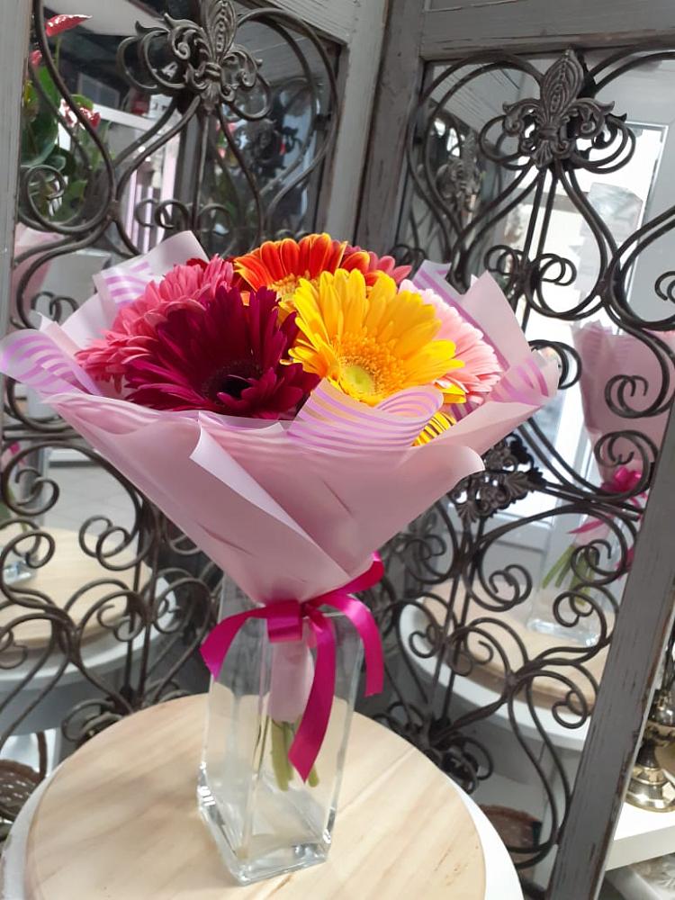 Букет цветов из: Герберы в Изоплите