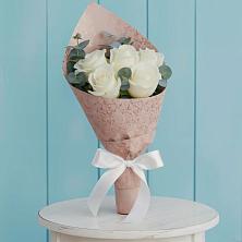 Букет цветов из:  Розы в Изоплите