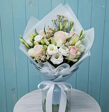 Букет цветов из:  Розы и Лизиантусы в Изоплите