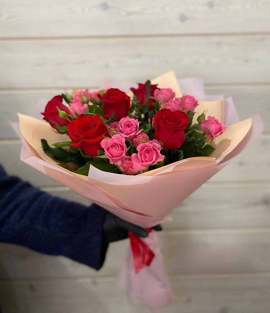 Букет цветов из: Розы в Изоплите