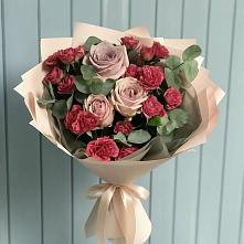 Букет цветов из:  Гвоздики и Розы в Изоплите