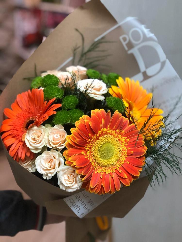 Букет цветов из: Герберы, Хризантемы и Розы в Изоплите
